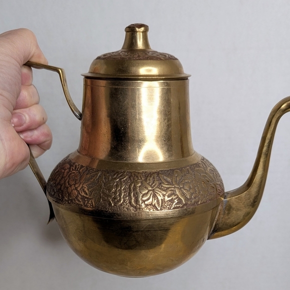 Vintage Brass Metal Embossed  Coffee Teapot Kettle Server With Lid - Picture 15 of 17